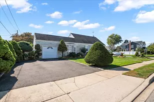 3520 Mallard Rd, Levittown, NY 11756 - Photo 2