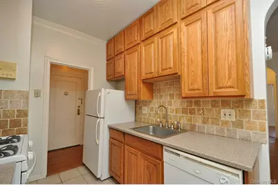 120 Stonelea Place #3M, New Rochelle, NY 10801 - Photo 2