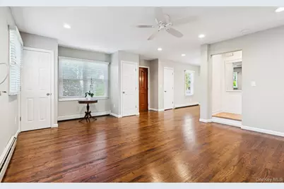 323 Barwick Boulevard, Mineola, NY 11501 - Photo 12