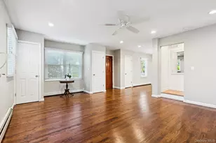 323 Barwick Blvd, Mineola, NY 11501 - Photo 12