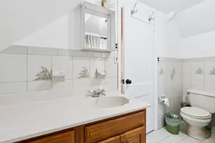 323 Barwick Blvd, Mineola, NY 11501 - Photo 16