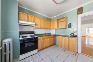 90-37 180th St, Jamaica, NY 11432 - Photo 10