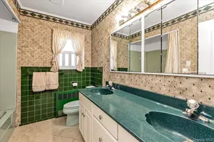 5 Meroke Ct, Huntington Station, NY 11746 - Photo 18