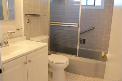 28 Dehaven Drive #1E, Yonkers, NY 10701 - Photo 16