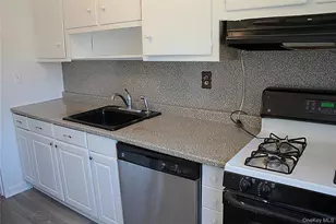 28 Dehaven Dr, Yonkers, NY 10701 - Photo 4