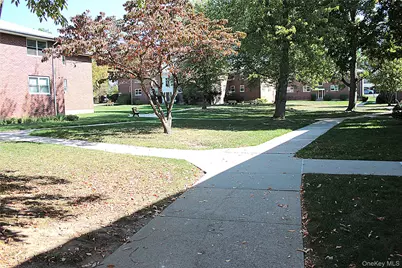 28 Dehaven Drive #1E, Yonkers, NY 10701 - Photo 18