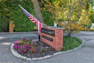 43 Oak Point Dr N, Bayville, NY 11709 - Photo 32