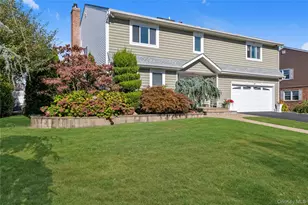 43 Oak Point Dr N, Bayville, NY 11709 - Photo 32