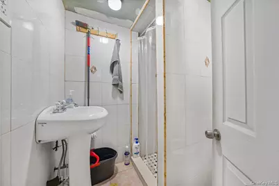 421 S 10th Avenue, Mount Vernon, NY 10550 - Photo 24