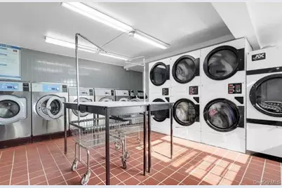 164-20 Highland Avenue #9G, Jamaica, NY 11580 - Photo 4