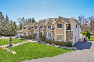 8 Foxwood Dr, Tomkins Cove, NY 10986 - Photo 2