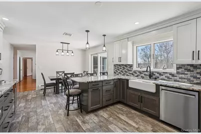 8 Foxwood Drive, Tomkins Cove, NY 10986 - Photo 16