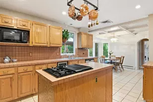 8 Tanager Ln, Northport, NY 11768 - Photo 10