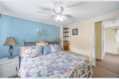 124 E 12th Street, Huntington Station, NY 11746 - Photo 22