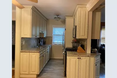 20 Toehee Place #2B, Islip, NY 11751 - Photo 8