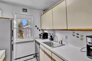 20 Toehee Pl, Islip, NY 11751 - Photo 10