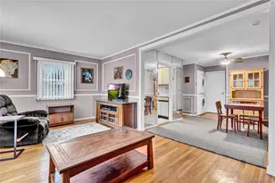 20 Toehee Pl, Islip, NY 11751 - Photo 6