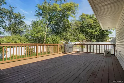 33 Pittoni Drive, Commack, NY 11725 - Photo 48