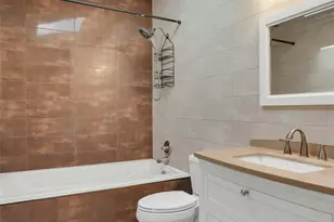 33 Pittoni Dr, Commack, NY 11725 - Photo 32