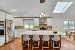 33 Pittoni Dr, Commack, NY 11725 - Photo 6