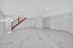 111-57 166th St, Jamaica, NY 11433 - Photo 14