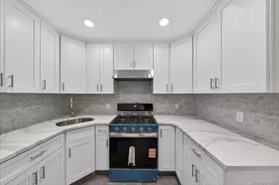 111-57 166th St, Jamaica, NY 11433 - Photo 12