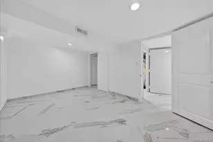 111-57 166th St, Jamaica, NY 11433 - Photo 16