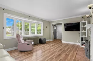 3208 Linden St, Wantagh, NY 11793 - Photo 12