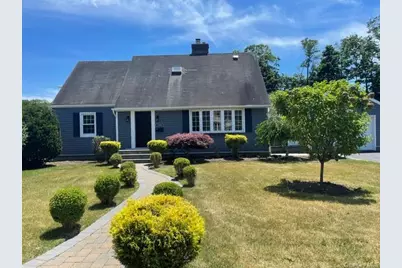 3208 Linden Street, Wantagh, NY 11793 - Photo 2