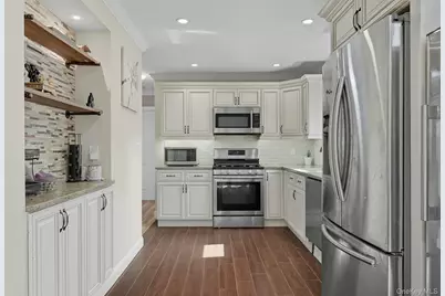 3208 Linden Street, Wantagh, NY 11793 - Photo 16