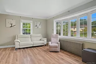 3208 Linden St, Wantagh, NY 11793 - Photo 10