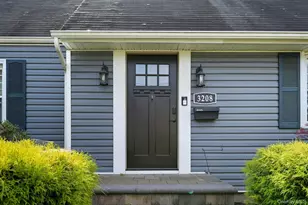 3208 Linden St, Wantagh, NY 11793 - Photo 8