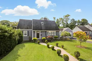 3208 Linden St, Wantagh, NY 11793 - Photo 2