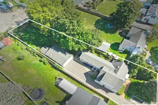 109 W 21st St, Huntington Station, NY 11746 - Photo 36