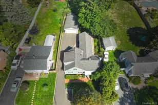 109 W 21st St, Huntington Station, NY 11746 - Photo 32