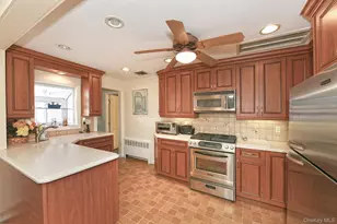 109 W 21st St, Huntington Station, NY 11746 - Photo 22