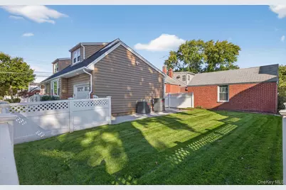 1098 Russell Street, Franklin Square, NY 11010 - Photo 38