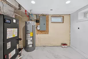 1098 Russell St, Franklin Square, NY 11010 - Photo 34