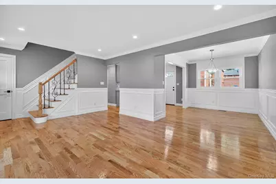 1098 Russell Street, Franklin Square, NY 11010 - Photo 10