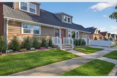 1098 Russell Street, Franklin Square, NY 11010 - Photo 2