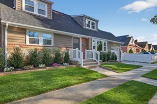 1098 Russell St, Franklin Square, NY 11010 - Photo 2