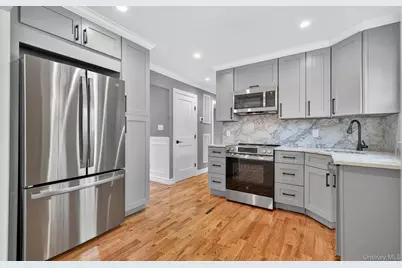 1098 Russell Street, Franklin Square, NY 11010 - Photo 16