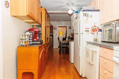 6 Elm Place #6, Bronx, NY 10465 - Photo 6