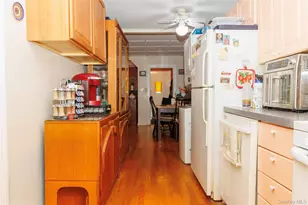 6 Elm Pl, Bronx, NY 10465 - Photo 6