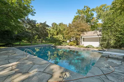 18 Heights Road, Manhasset, NY 11030 - Photo 24