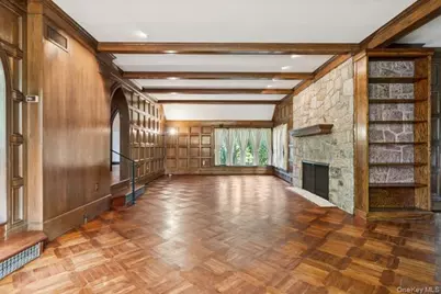 18 Heights Road, Manhasset, NY 11030 - Photo 8