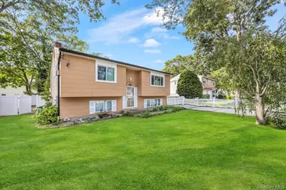 12 Roosevelt Avenue, Greenlawn, NY 11740 - Photo 2