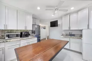 12 Roosevelt Ave, Greenlawn, NY 11740 - Photo 6