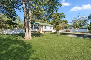 15 New York Ave, Bay Shore, NY 11706 - Photo 18