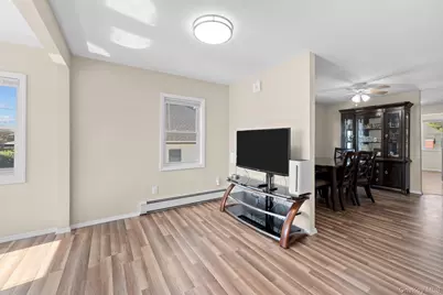 109 Laurel Street, Patchogue, NY 11772 - Photo 6